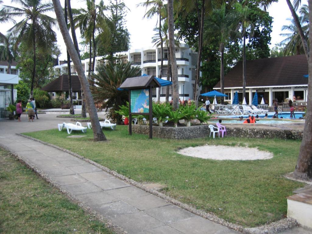 Kenya Bay Beach Hotel Bamburi Zewnętrze zdjęcie